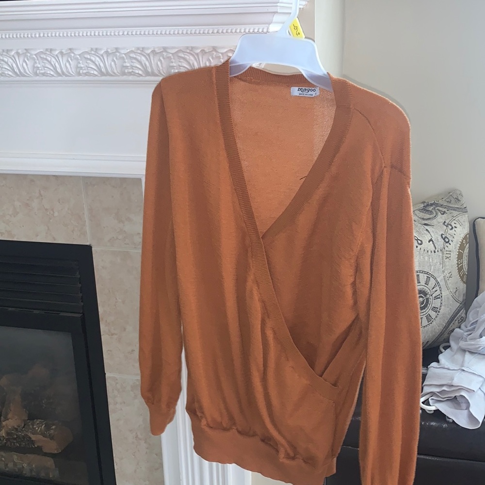 orange shirt